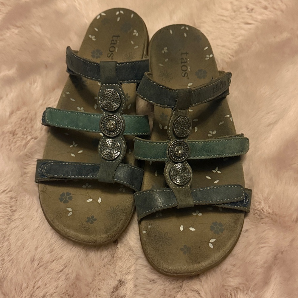 Taos Leather Sandals size 7 woman’s shoes